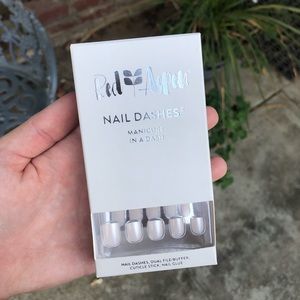 Red Aspen Petite Nail Dashes